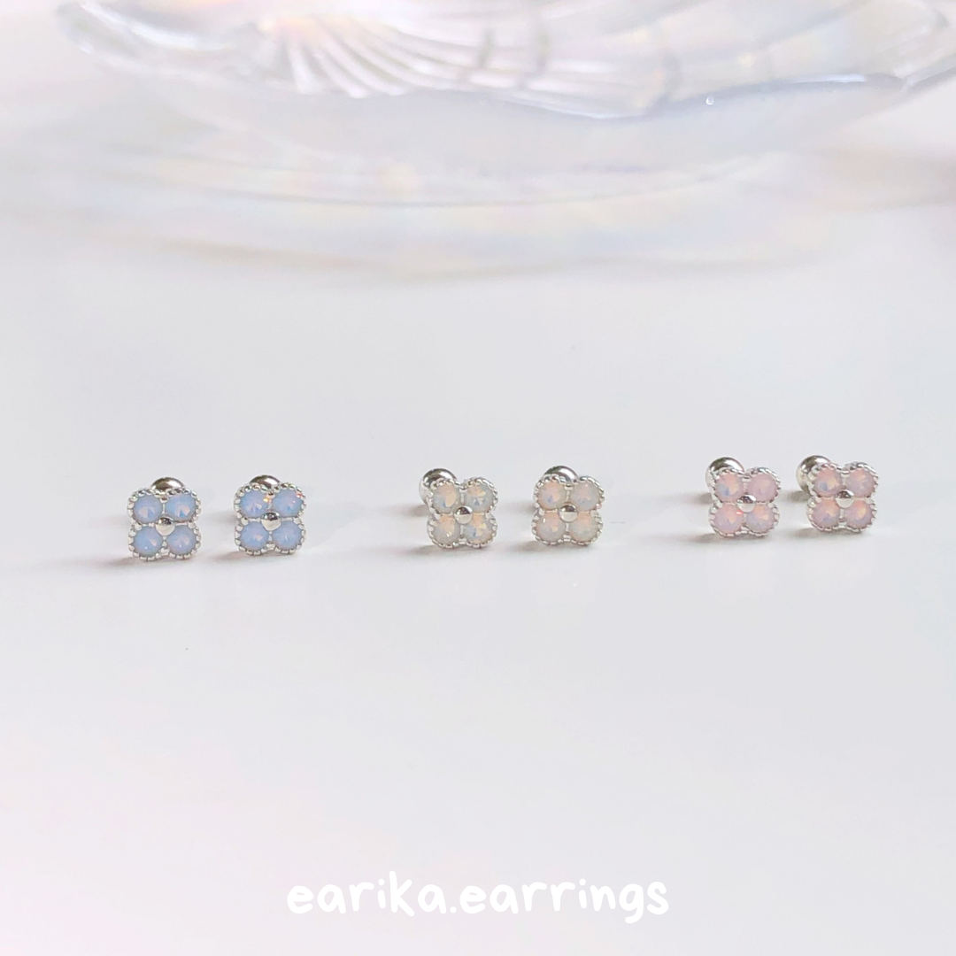 earika.earrings - opal clover piercing จิวหูเงินแท้จี้ดอกโคลเวอร์โอปอล เหมาะสำหรับคนแพ้ง่าย