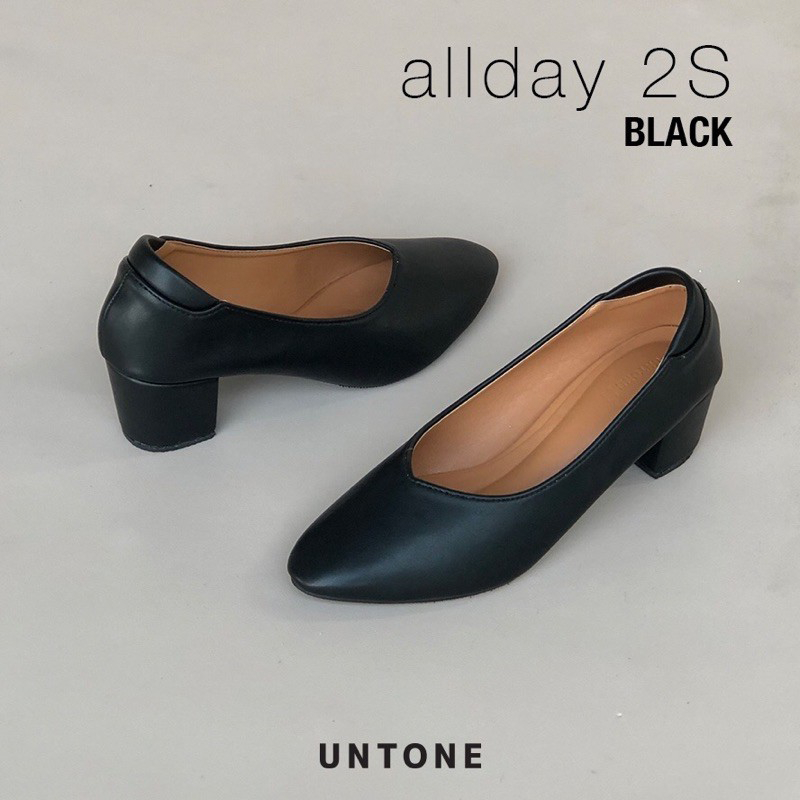 รองเท้าคัทชู หัวแหลม 2 นิ้ว (2S) ไซส์ใหญ่ 35-46 สีดำพียู [ Black 2S ]