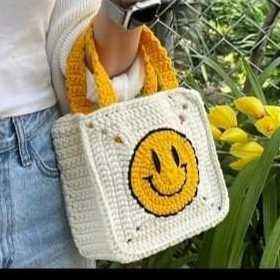 Crochet bag smile