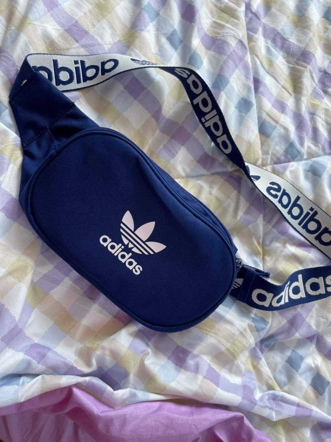 กระเป๋าคาดอก / เอว สีน้ำเงิน unisex