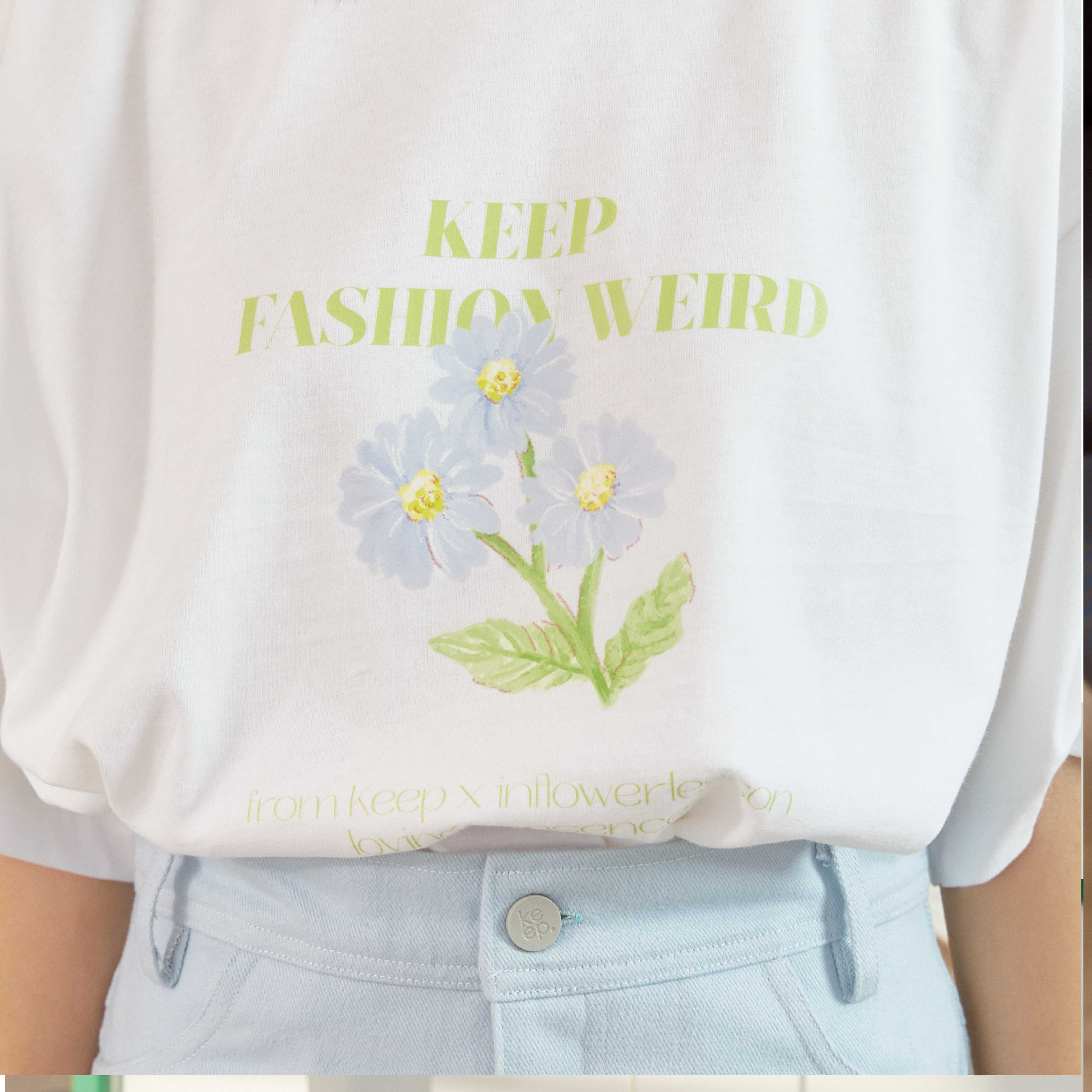 เสื้อยืด Keep Fashion Weird