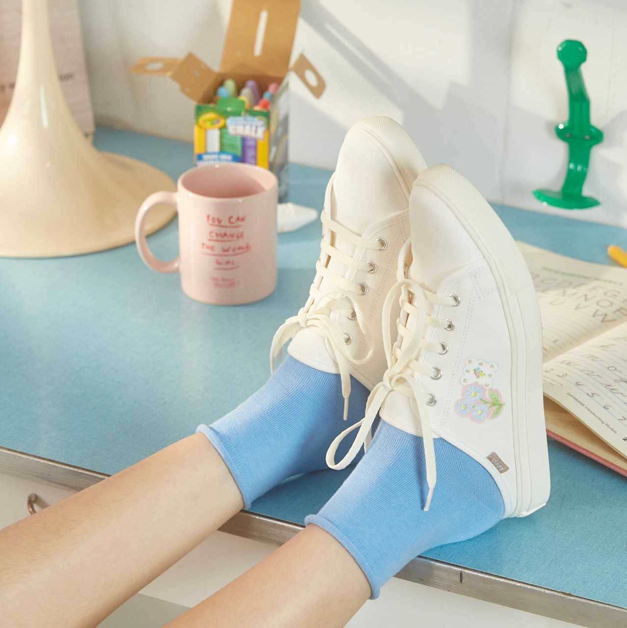 Pre-order ทุกคู่ Keep inflowerlesson sneakers เปิดส้น