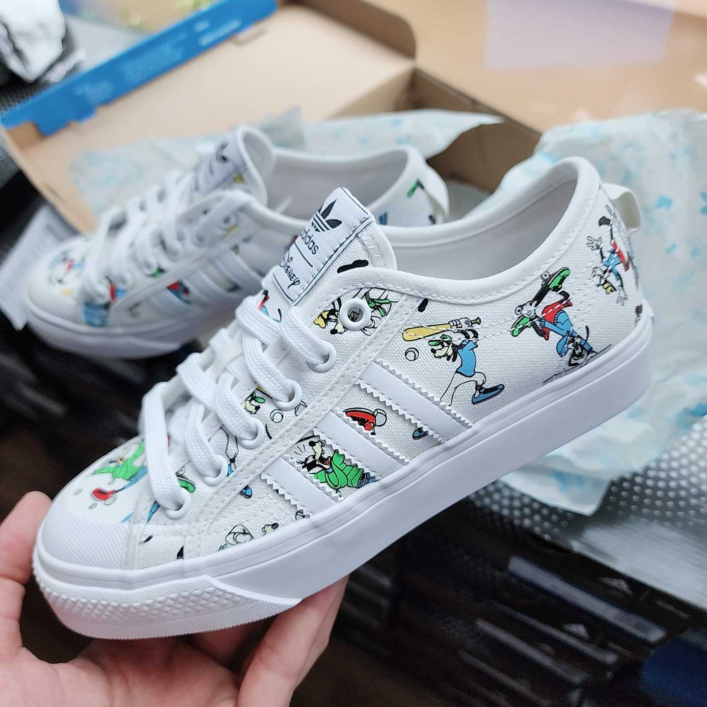 Adidas nizza disney best sale