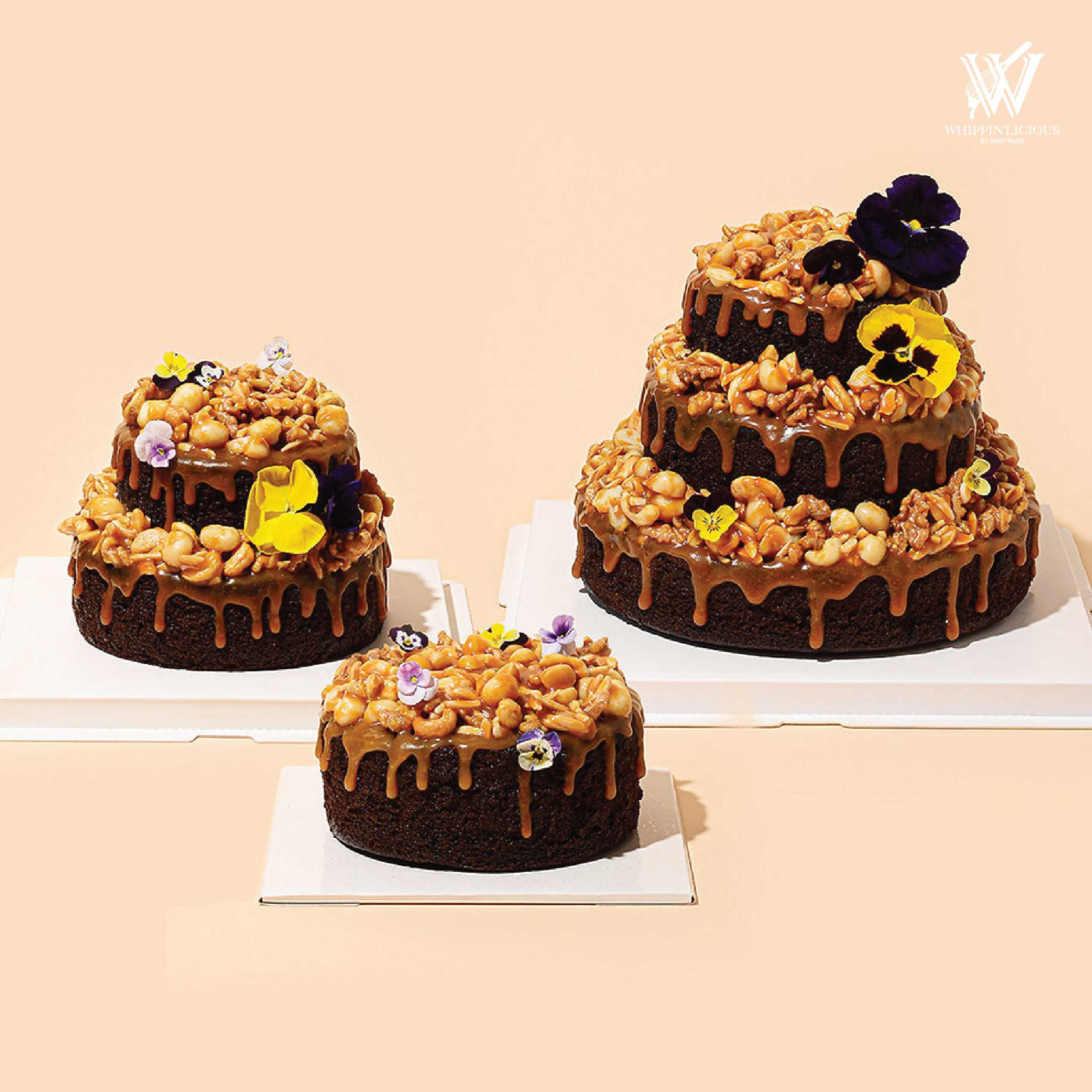 [PRE-ORDER] Capture Your Heart : The Original Salted Caramel Mixed Nuts Celebrate Cake