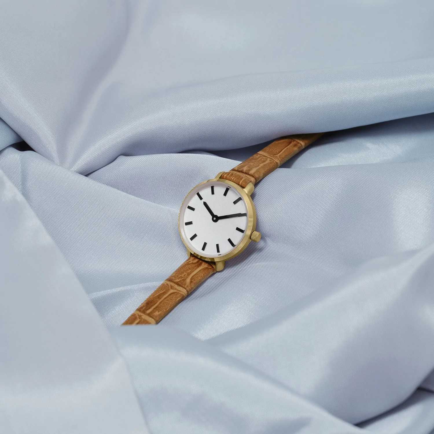 พร้อมส่ง BREDA WATCH BEVERLY (CROC) สี เบจกรอบทอง