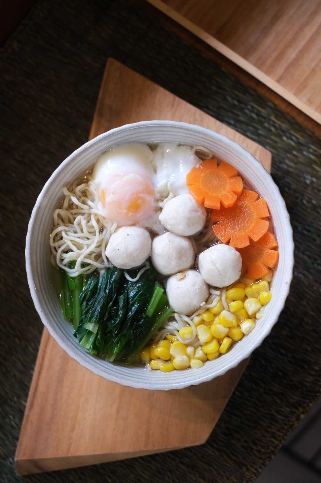 Organic Veggies Noodles with Chicken Ball and Onsen Egg