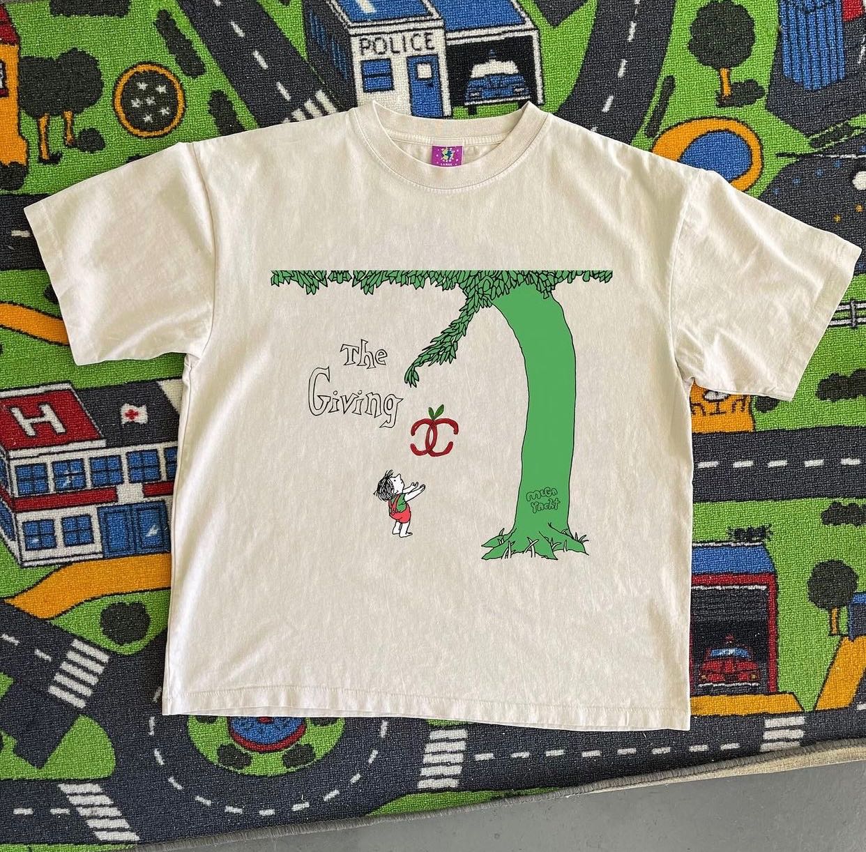 (พร้อมส่ง) Mega yacht — giving tee