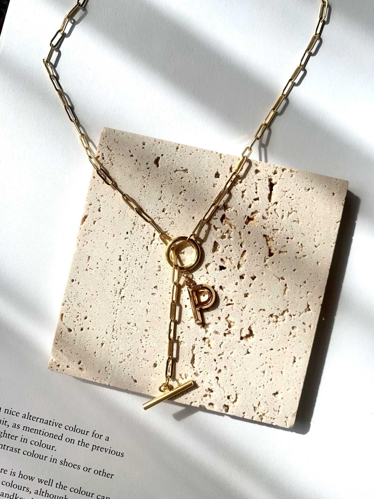Chain alphabet necklace ( I Q H Z O )