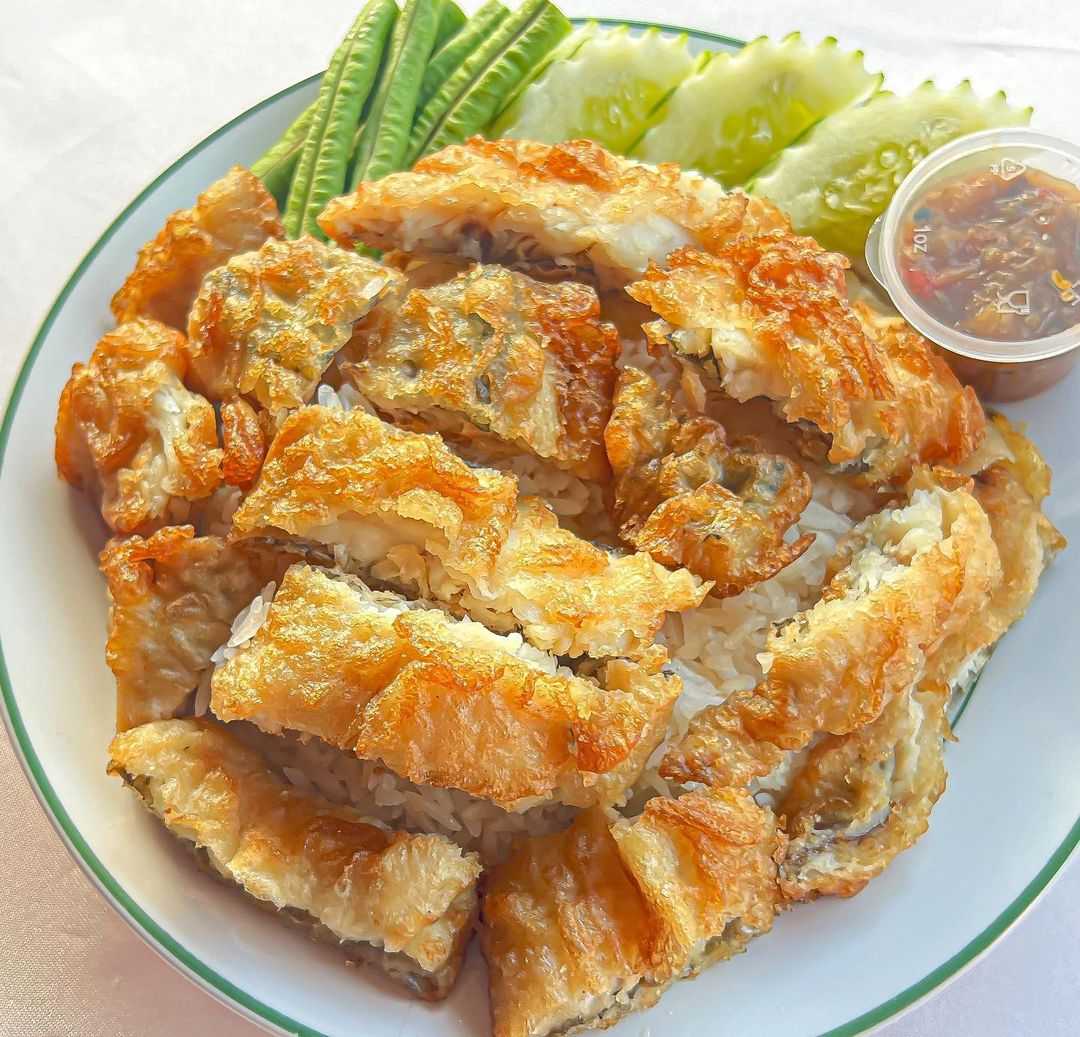 ข้าวหอมปลาทอด ดั้งเดิม