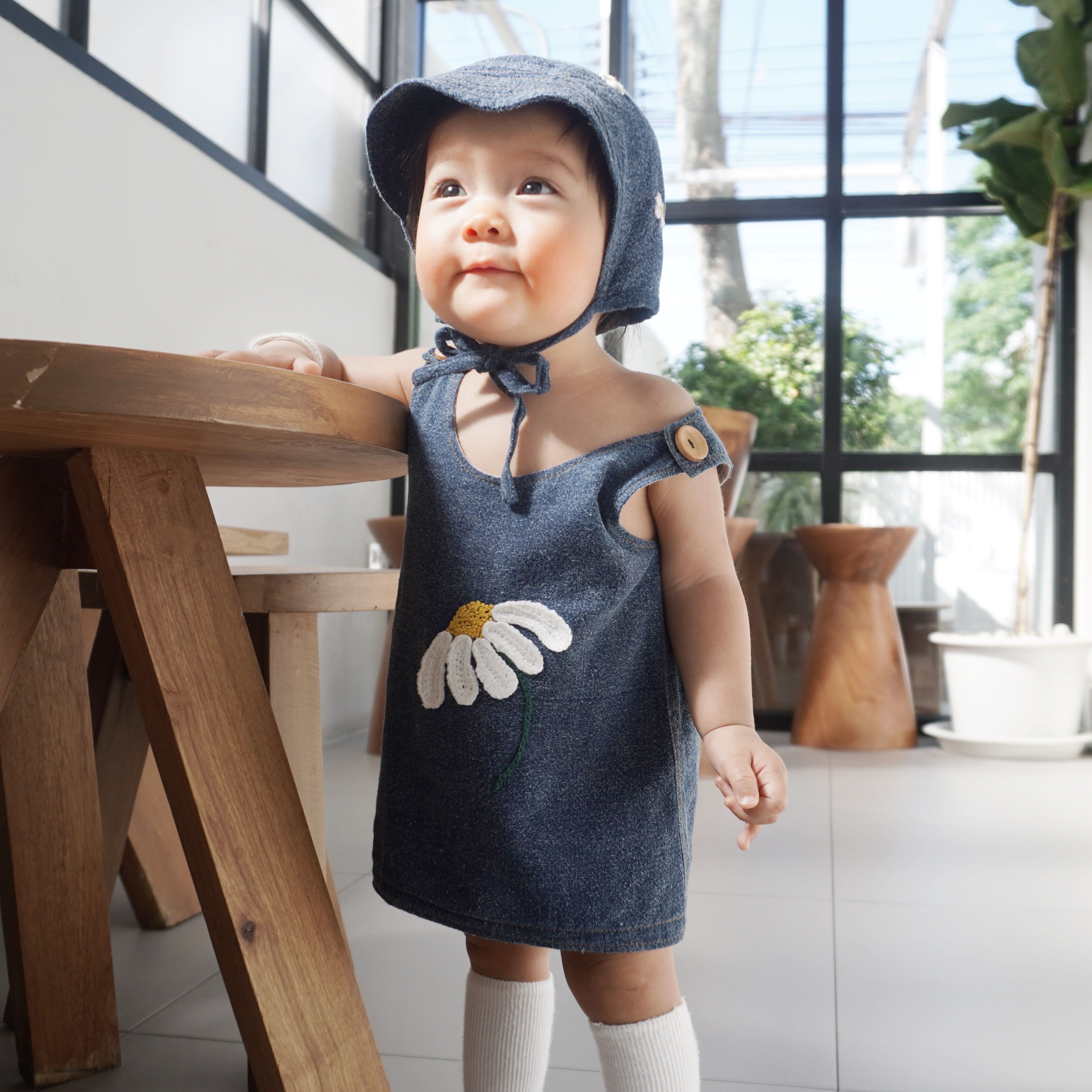 Em. Mini Dress Bidens alba baby bonnet