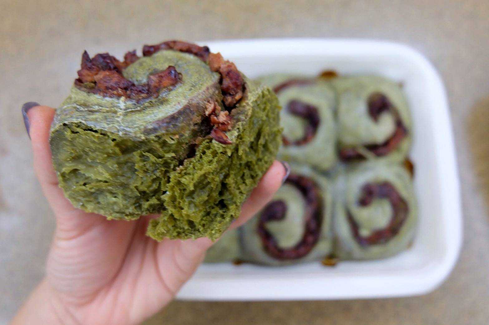 Matcha Azuki Rolls ขนมยอดนิยม
