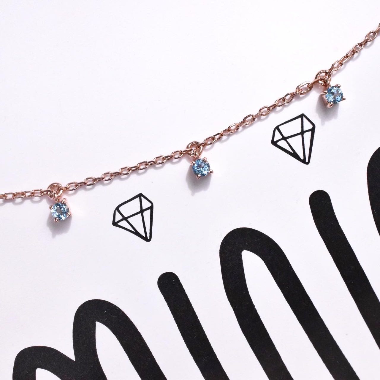 สร้อยข้อมือพลอย 3 เม็ด #minimsilverbracelet B082