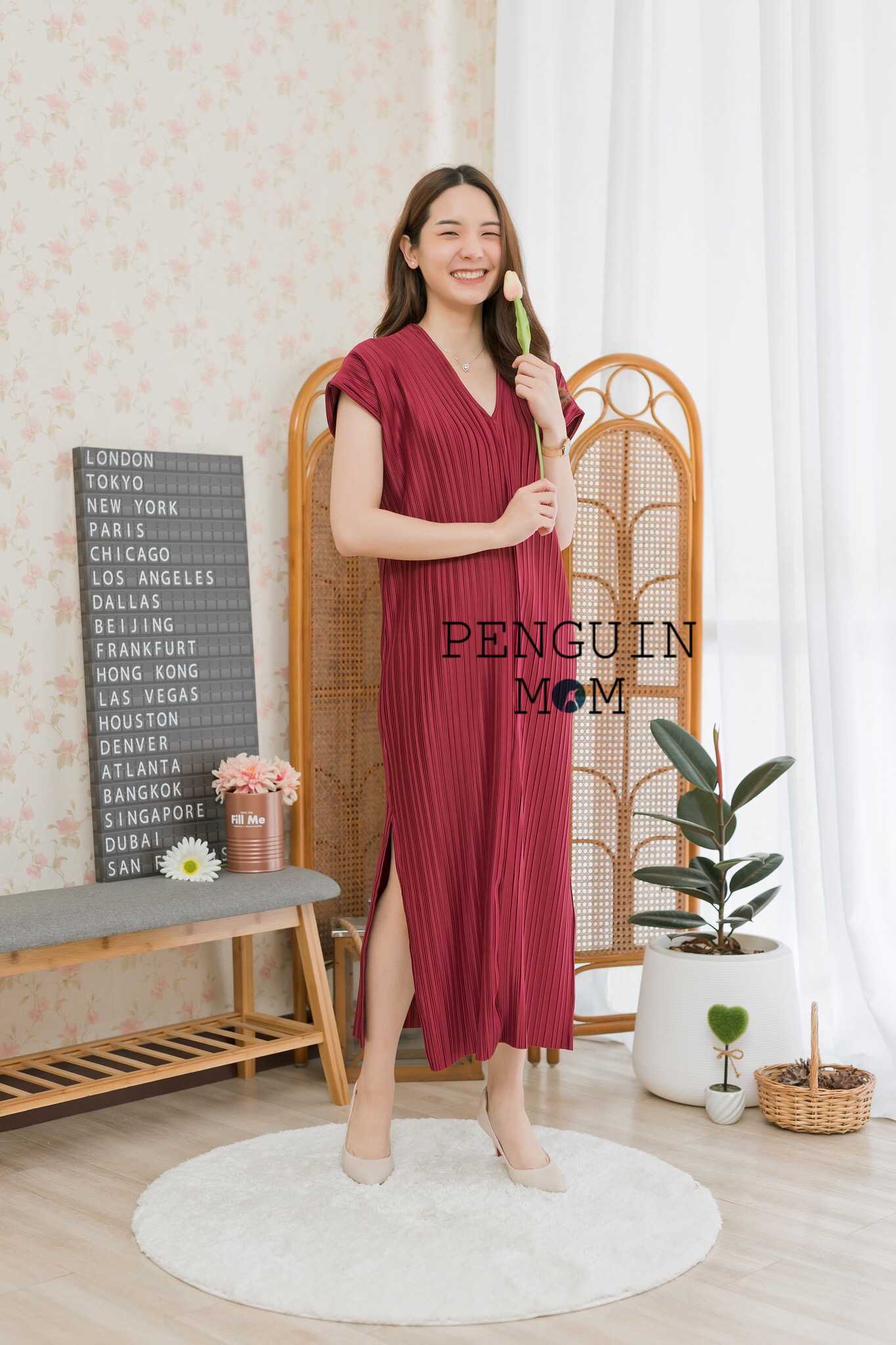 เดรสพลีท ชุดคลุมท้อง คอวี แดง