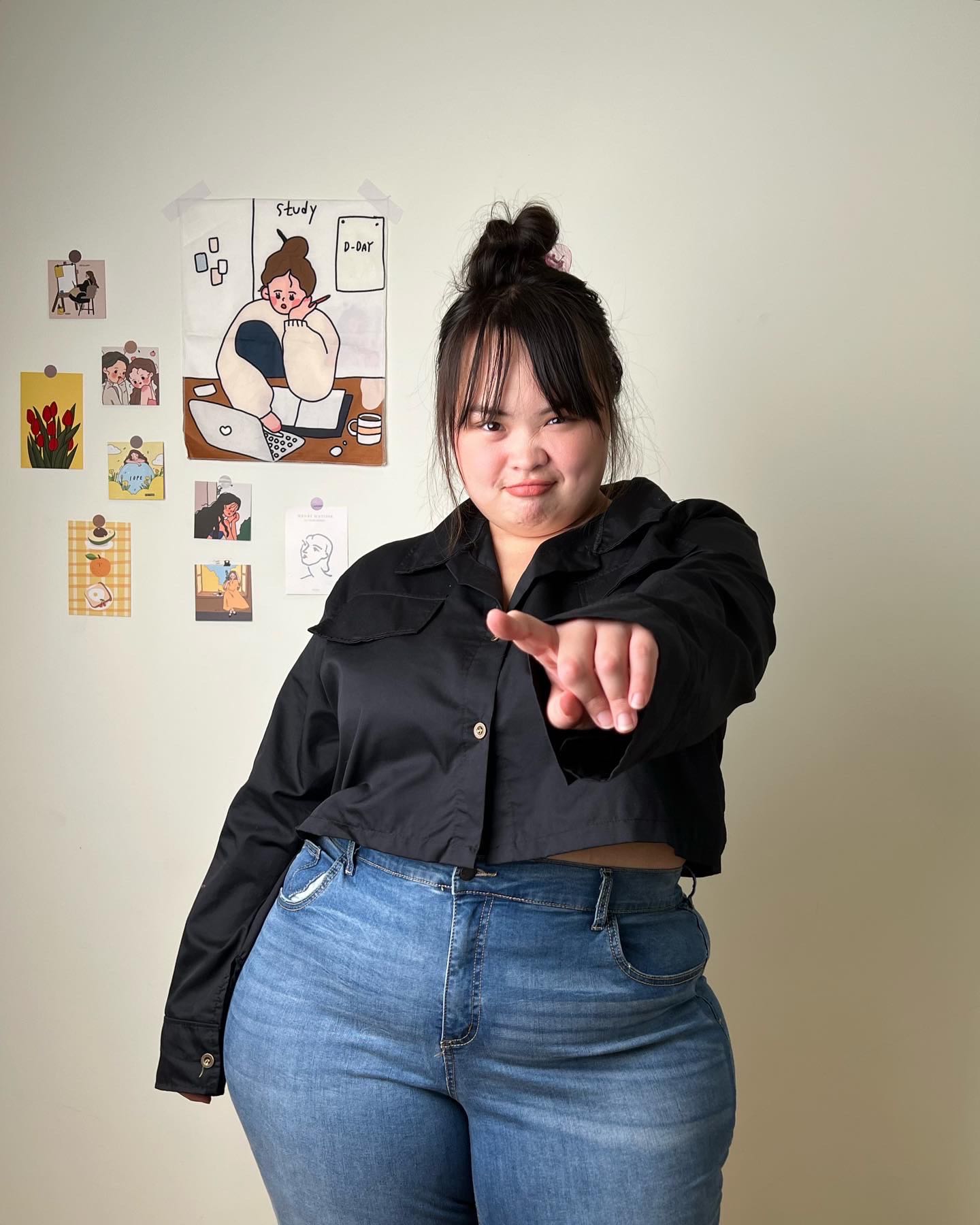 “Shirt crop black”