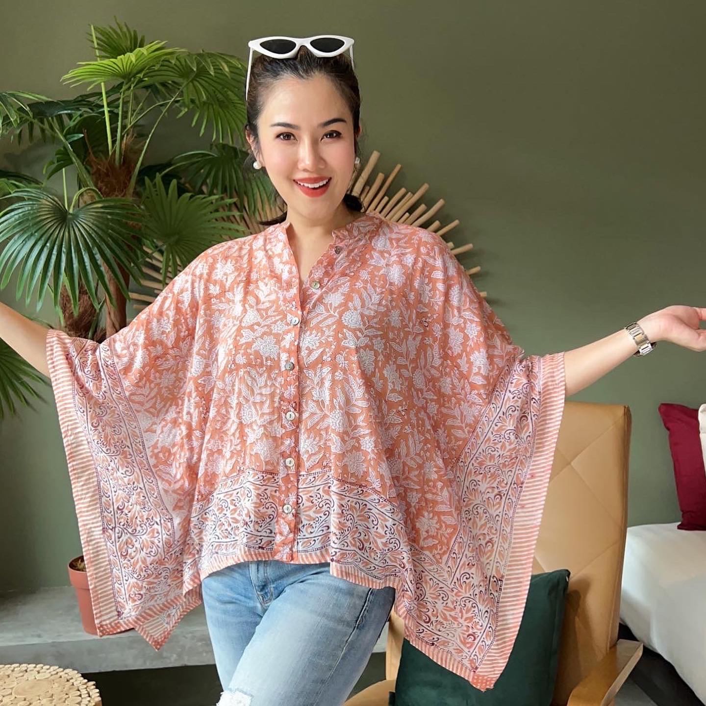 เสื้อ Butterfly 🦋 ผ้าคอตตอน india พิมพ์ลาย สีขาว ด้วยบล็อกไม้พิมพ์ด้วยมือ 