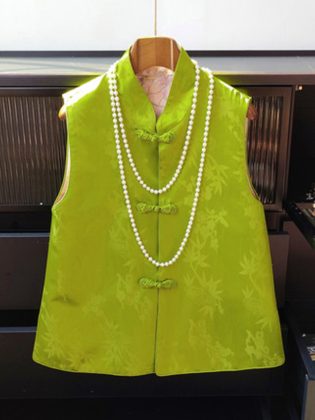 Women's reversible silk jacquard vest