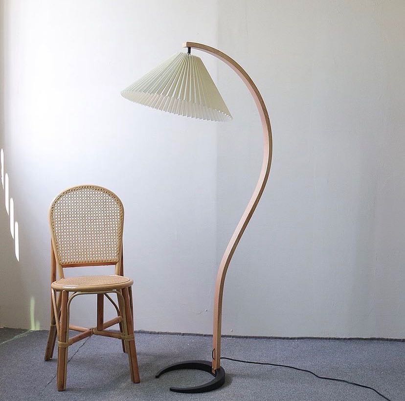 [พรีออเดอร์ 2-3 weeks] โคมจีบตั้งพื้น Floor lamp