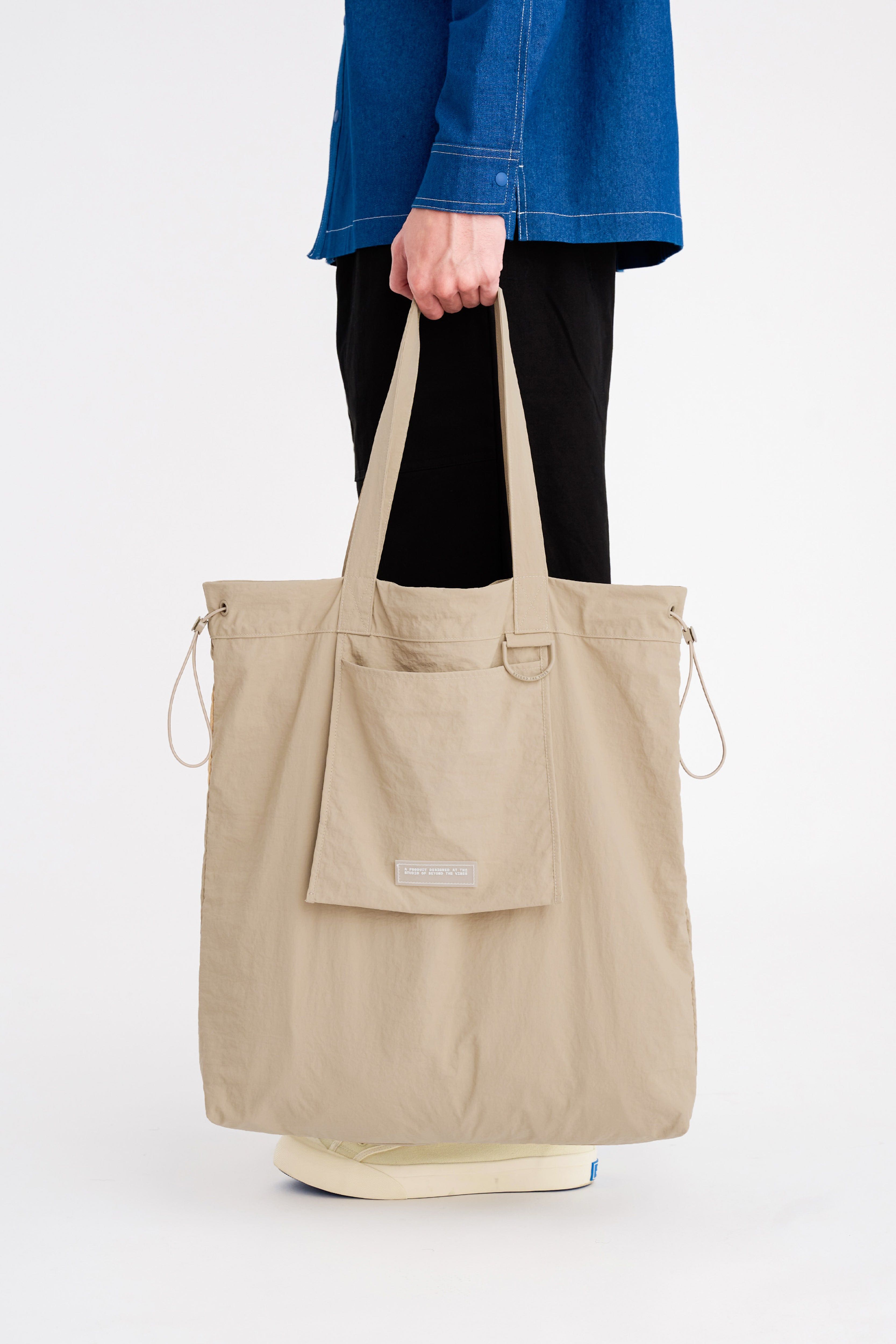 (Pre-order) Beyond the vines : Drawstring Toggle Tote (Khaki)