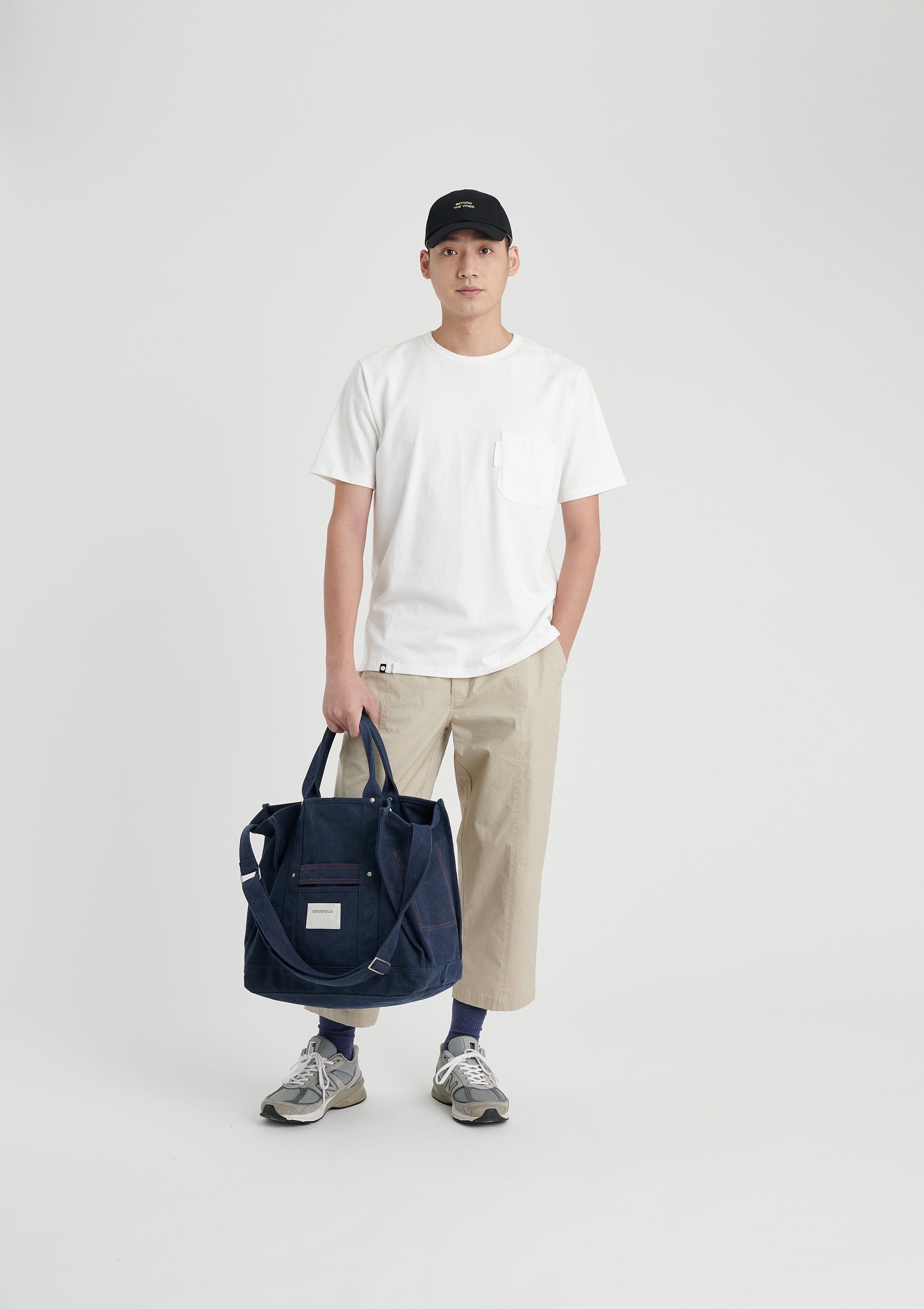 (Pre-order) Beyond the vines : Canvas Carryall 03 (Navy)