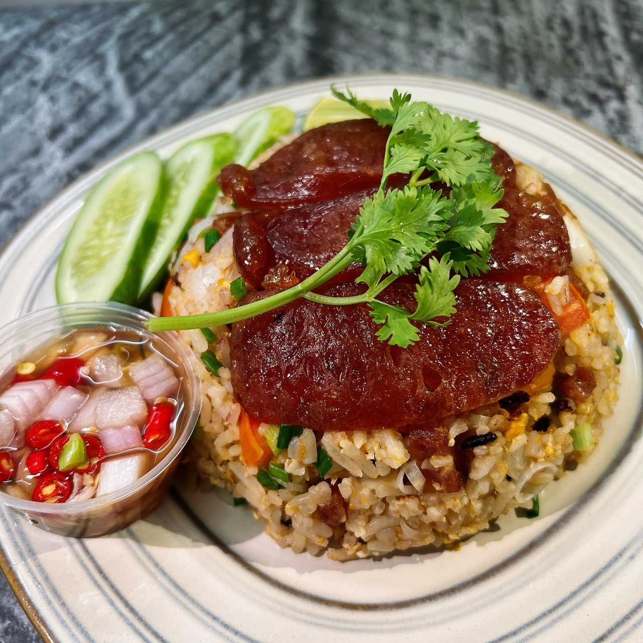 ข้าวผัดกุนเชียงไร้น้ำมัน - Stir fried rice with chinese sausage อาหารยอดฮิต ปาร์ตี้ปีใหม่