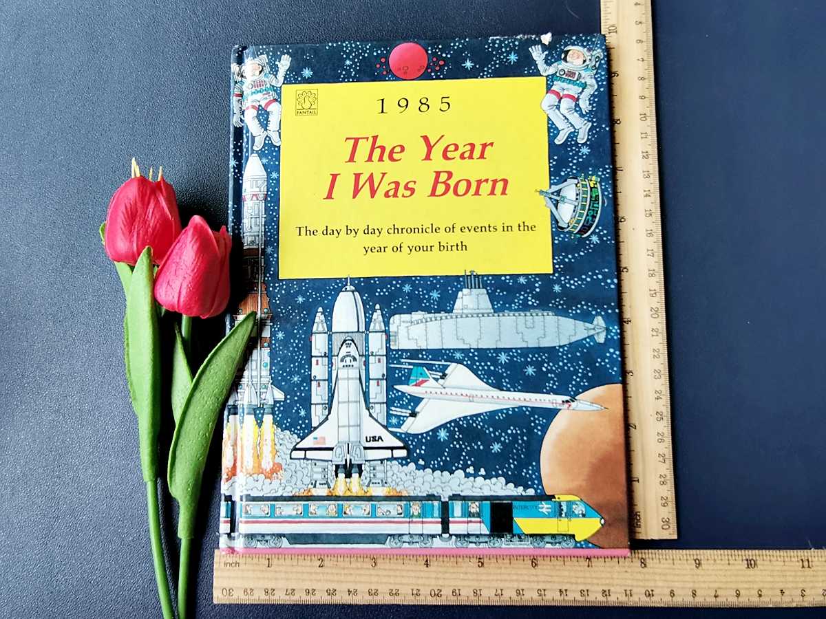 ║1985 The Year I Was Born║ ★มือสอง★📌ติดสก็อตเทป 1 จุด 📌มีรอยเขียน