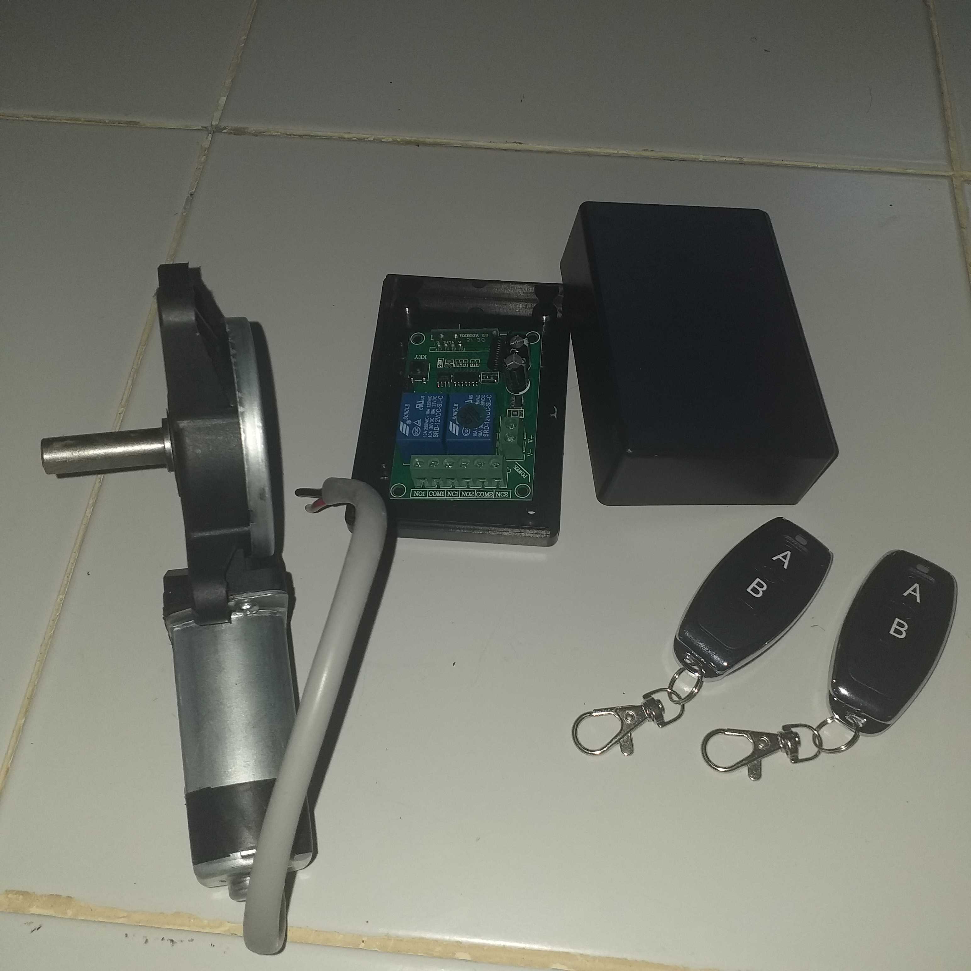 0.9K#GR50M100R-NP410# มอเตอร์เกียร์R ขึ้นลง 100W 12V (ควบคุม ด้วย รีโมท 50m DC)