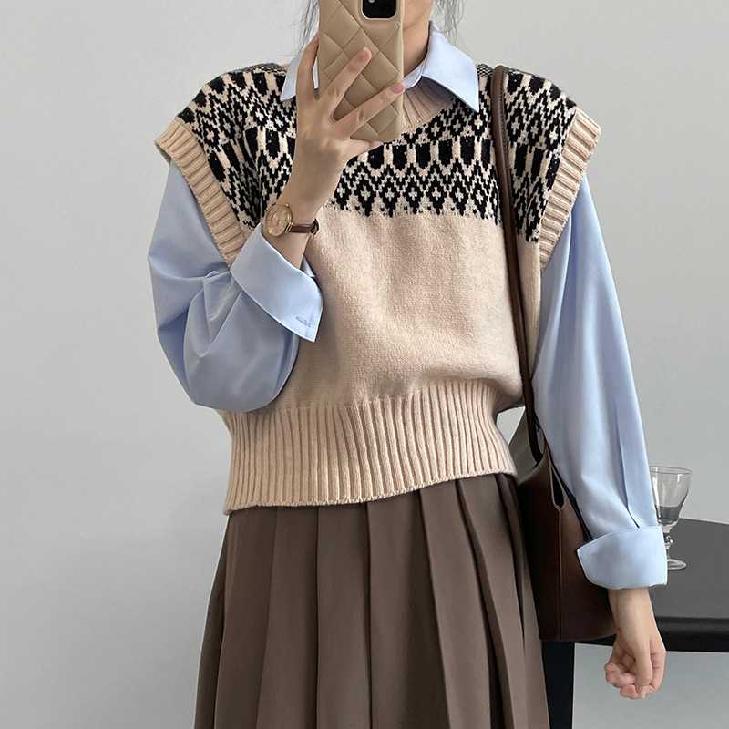 เสื้อกั๊กไหมพรม ลายสไตล์ Vintage รหัส9299 knitted waistcoat