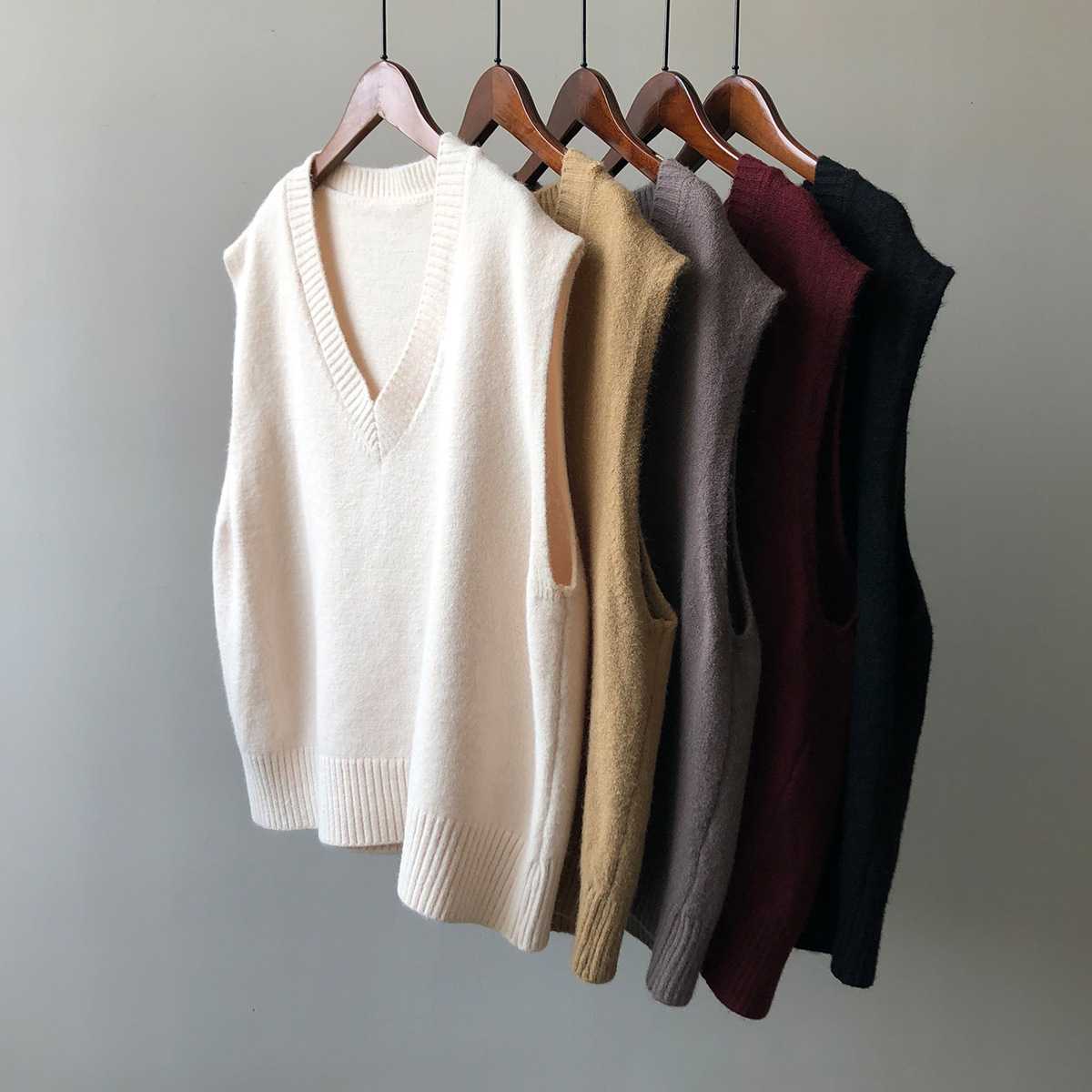 เสื้อกั๊กไหมพรม คอวี สไตล์ Minimal รหัสP6611 knitted waistcoat