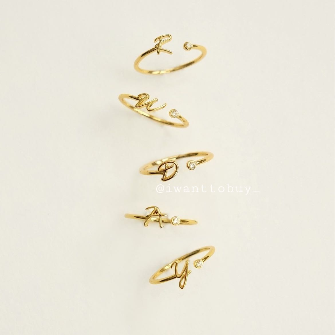 ♡แหวนตัวอักษรเพชร สีทองสวยเรียบ (1ตัวอักษร)