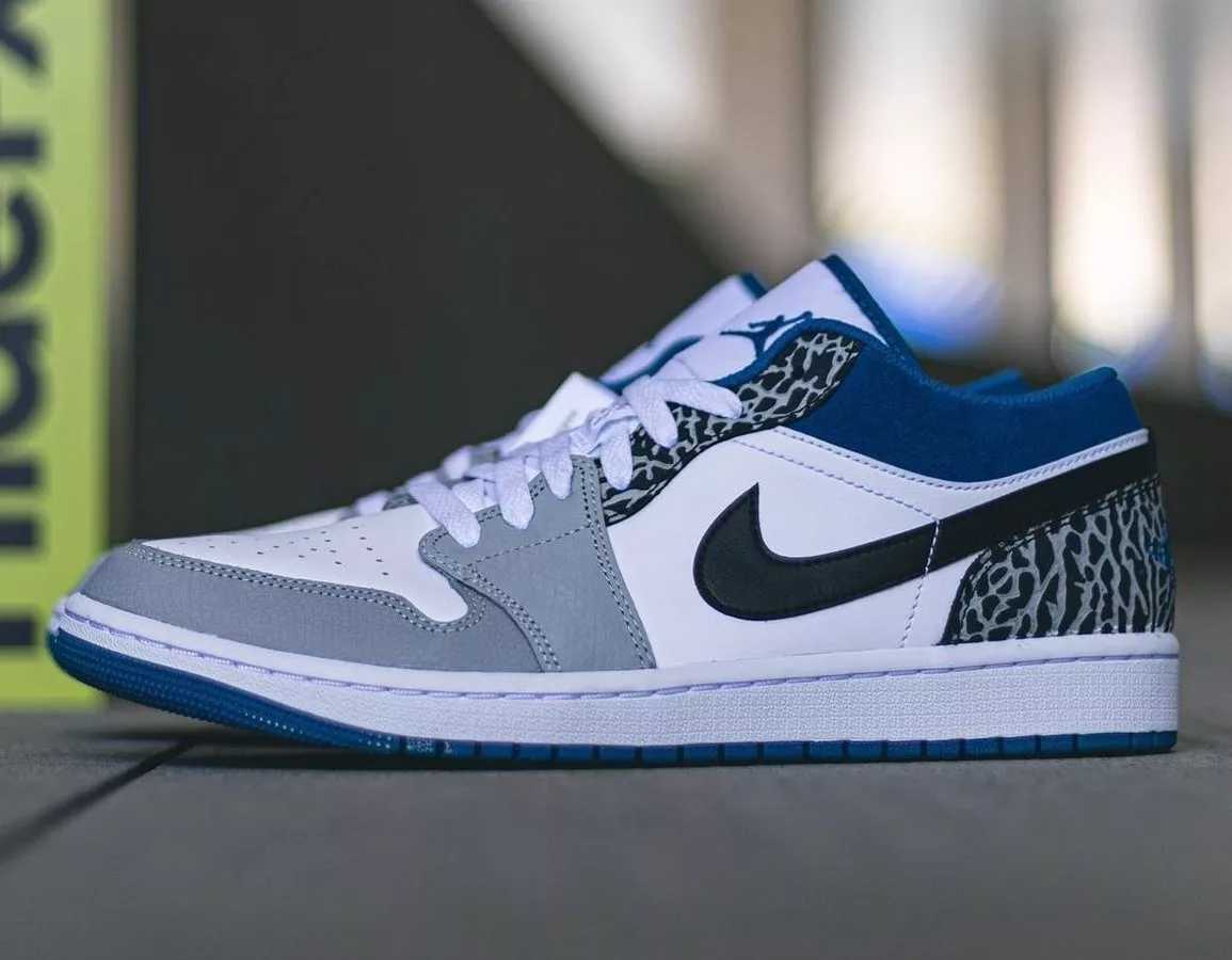 Nike Air Jordan 1 Low True Blue                                       (📌 ทักแชทก่อนสั่งซื้อน้า)