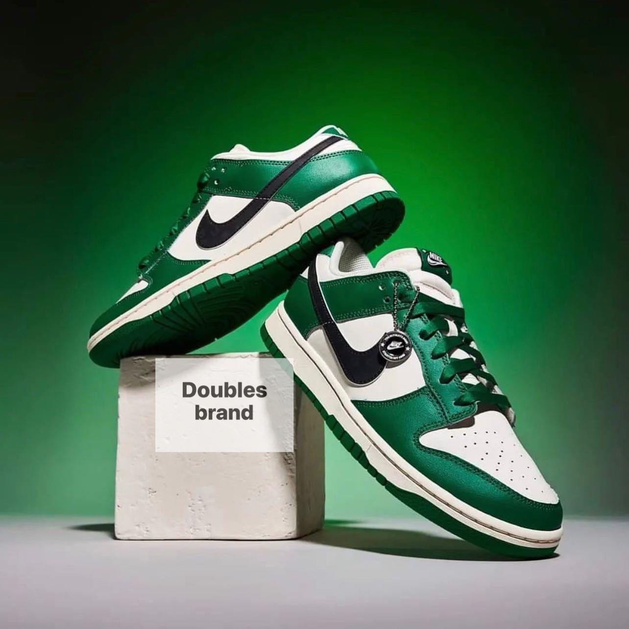 NIKE DUNK LOW GREEN