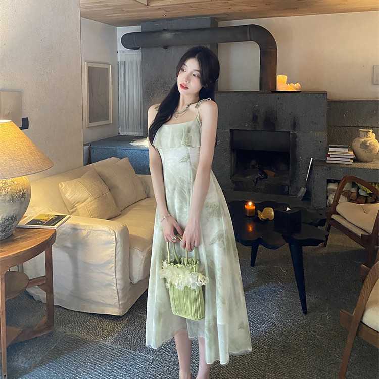 มิ้นท์เดรส เดรสสายเดี่ยวสีเขียวอ่อนลายหินอ่อน