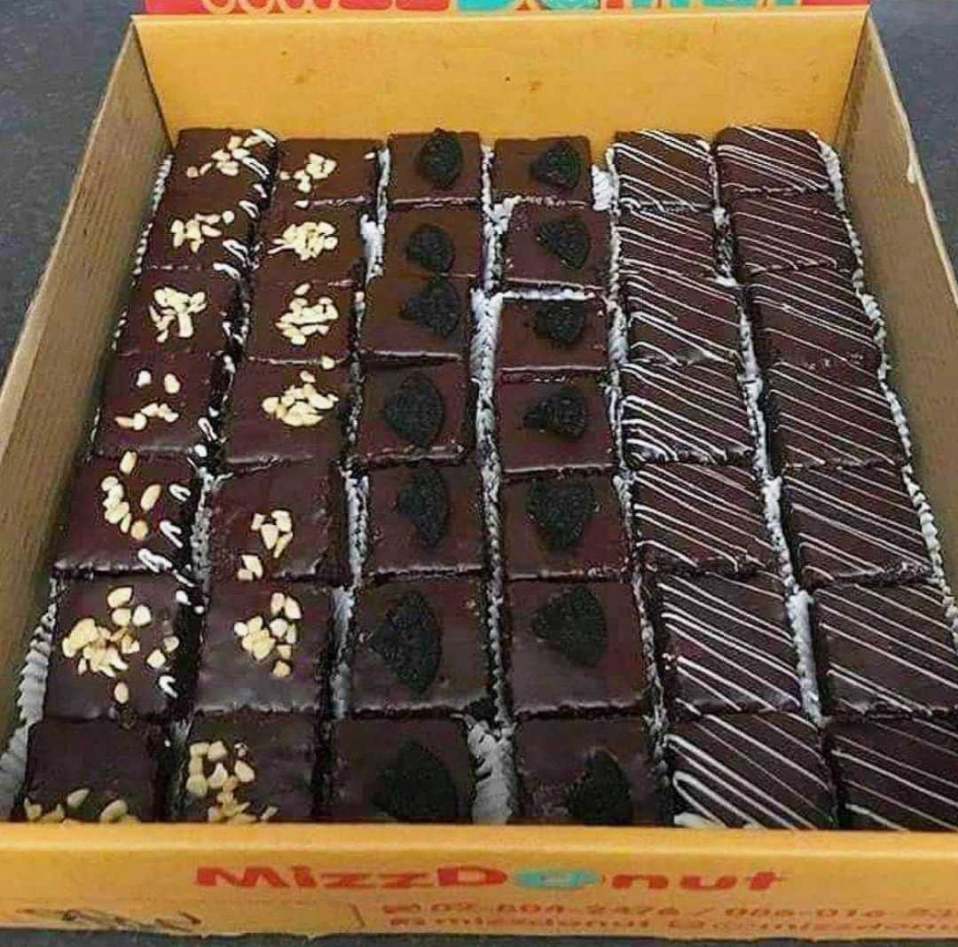 62.3 แบลคบราวนี่กล่องเล็ก 42ชิ้น/275- (6.5-)