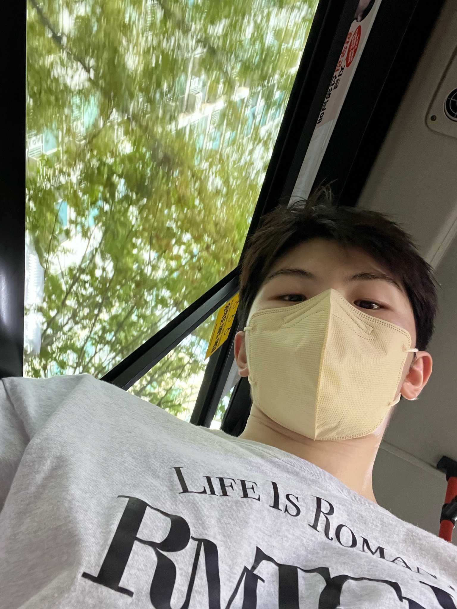 เสื้อ PASTEL LILY TEE_LIGHT GREY แบบ #WOOZI #อูจี