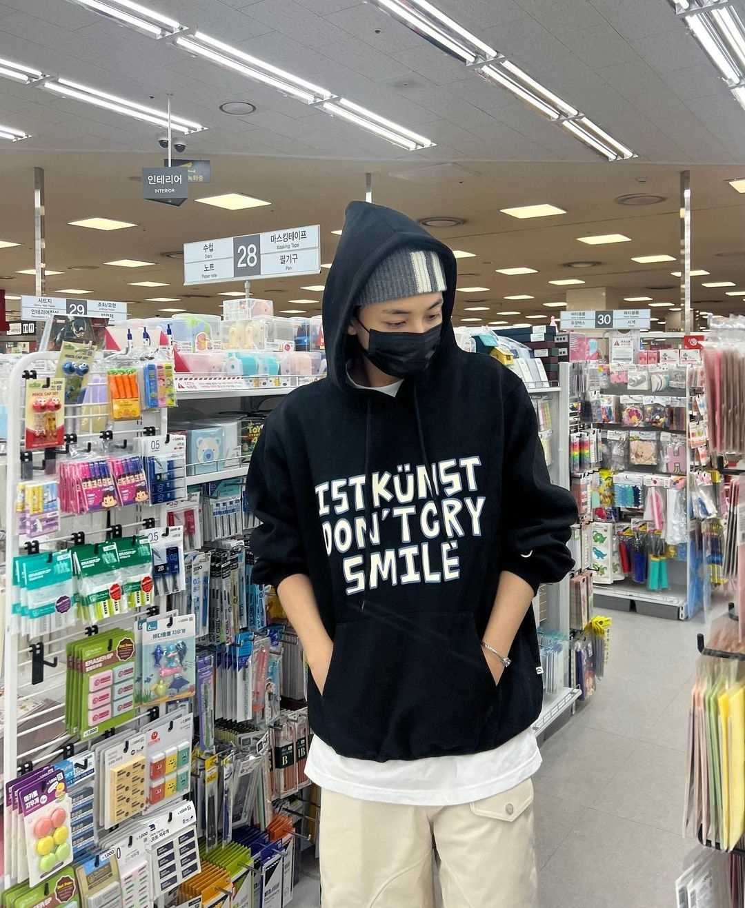 เสื้อ ISTKUNST Don Cry Hoodie Black แบบ #JEONGHAN #จองฮัน