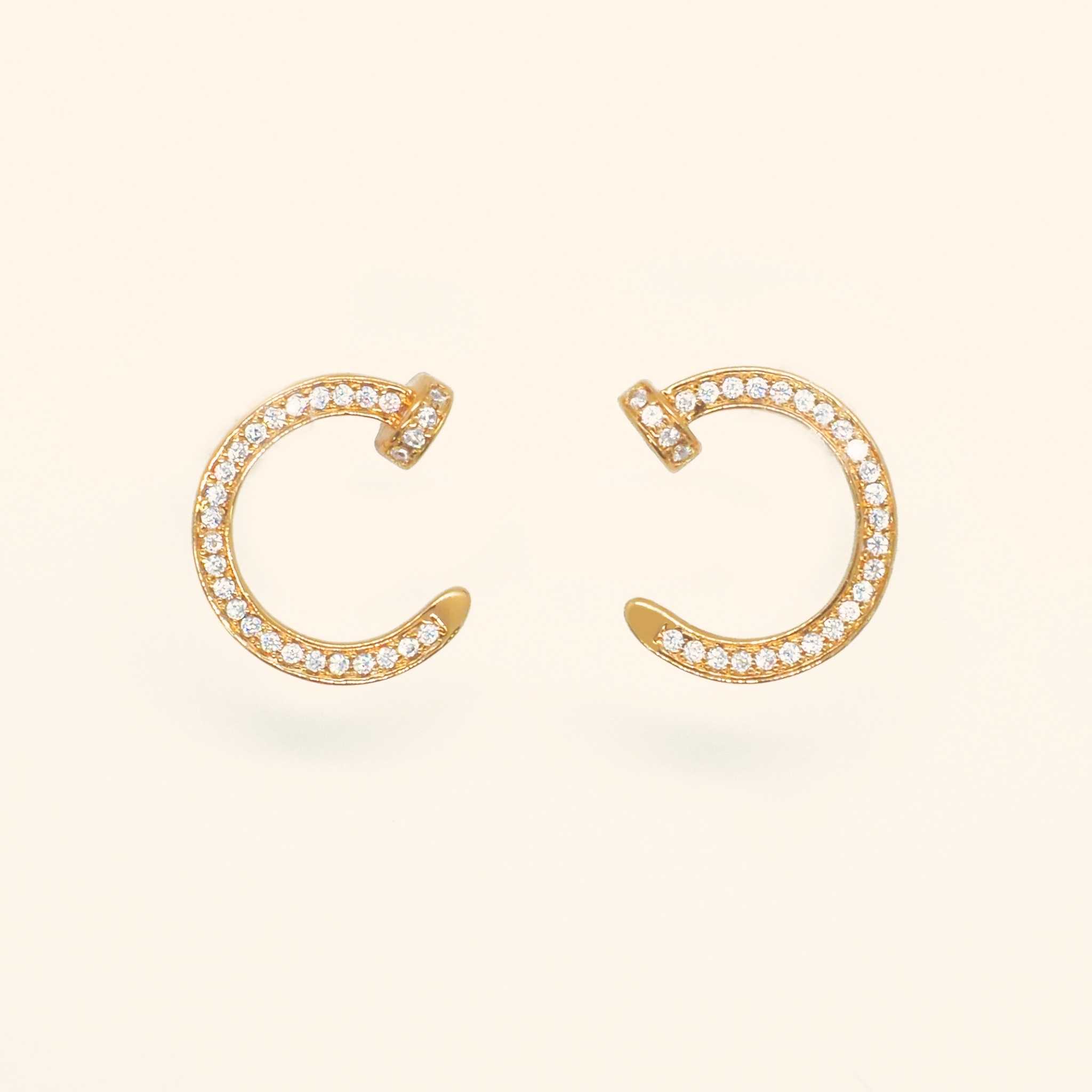 ต่างหูก้านคริสตัลตะปู (Nails Crystal Stud Earrings)