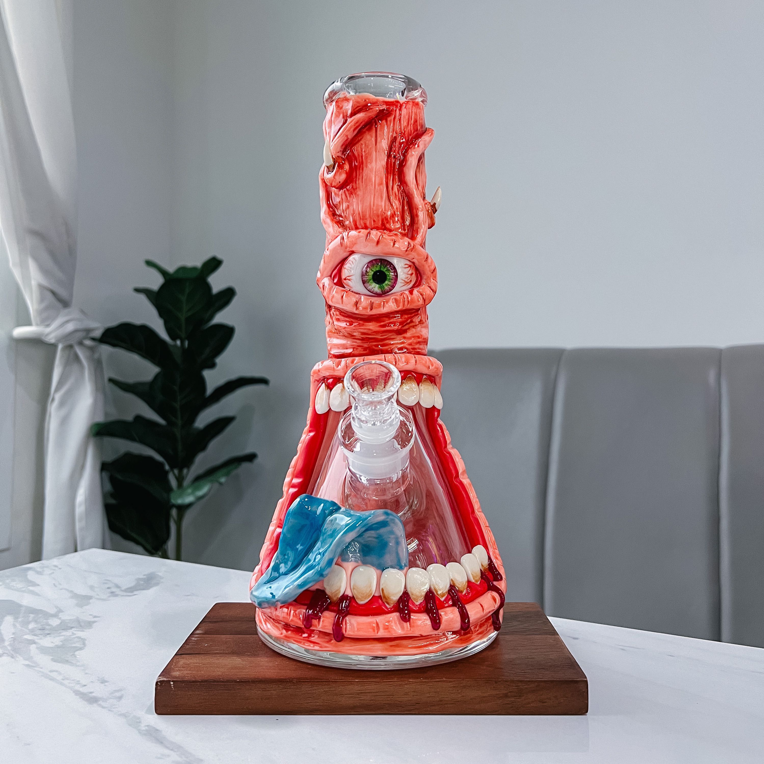 Monster 3D Hand Paint Beaker Bong Glow in the Dark  | 32 cm