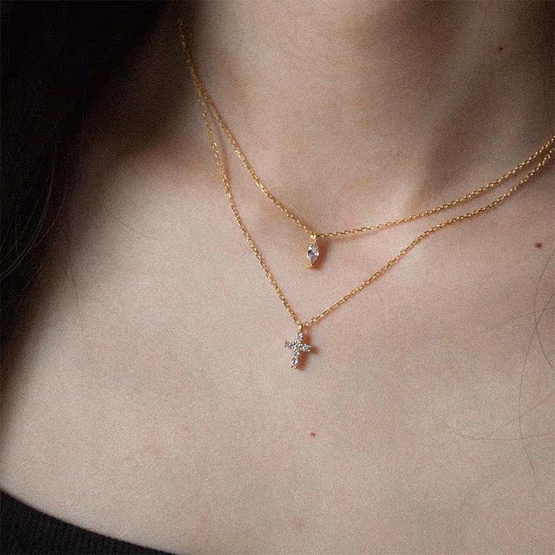 ♡สร้อยคอสองเลเยอร์ไม้กางเขนเลเยอร์กับเพชรรูปวงรีเลเยอร์ [elegant collection] 