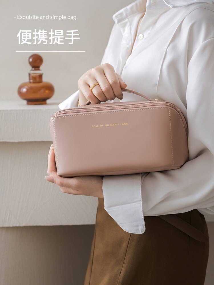 กระเป๋าใส่เครื่องสำอางค์