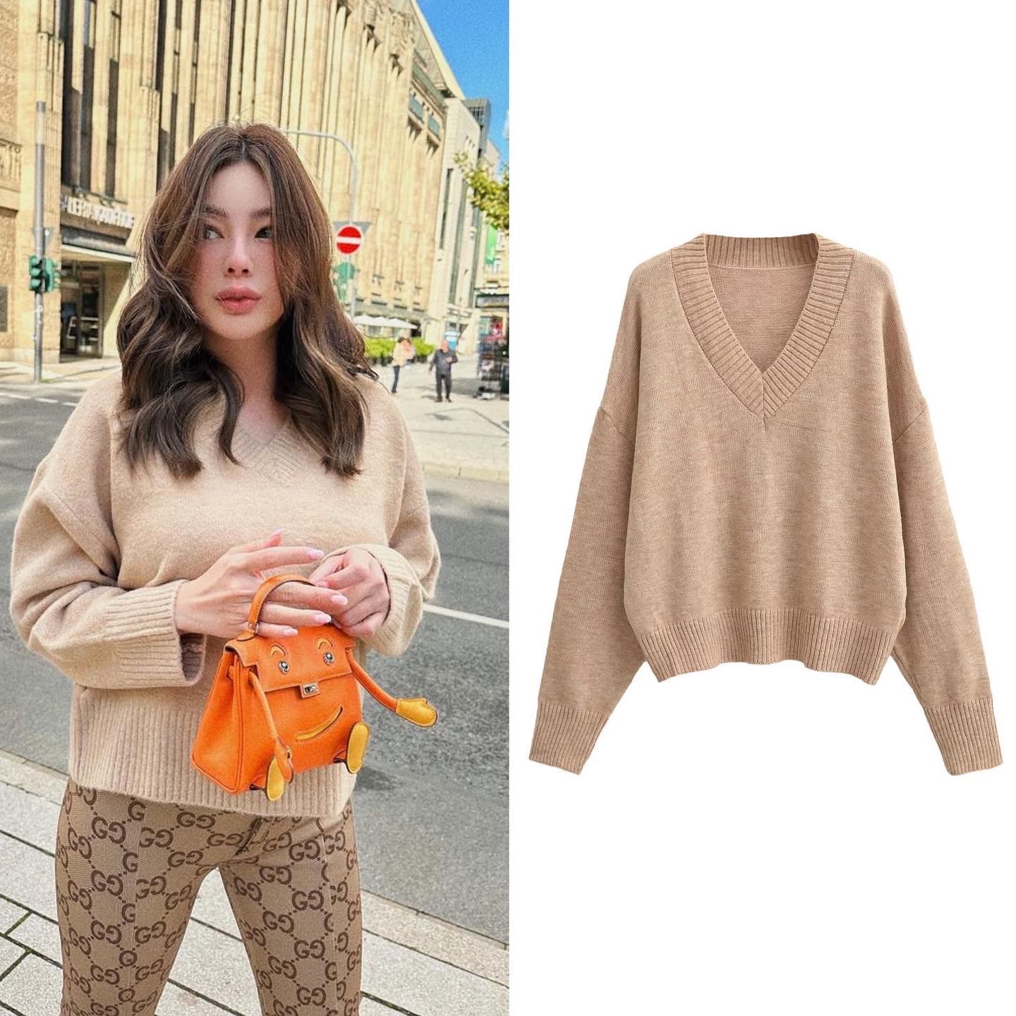 เสื้อไหมพรมคอวีสีครีมๆน้ำตาลๆแบบแม่ดิว