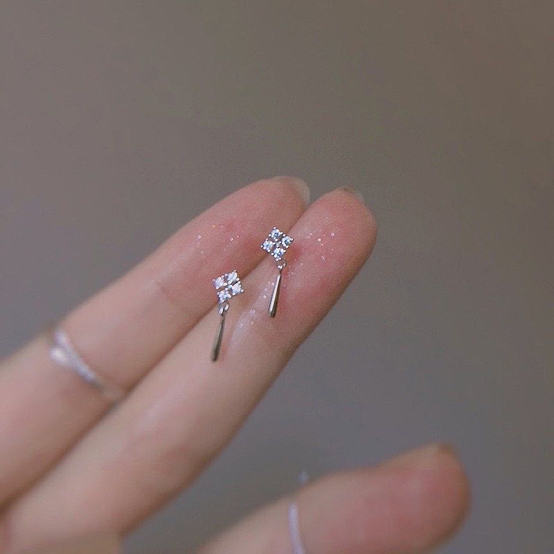 ♡flower flakes earrings [elegant collection]