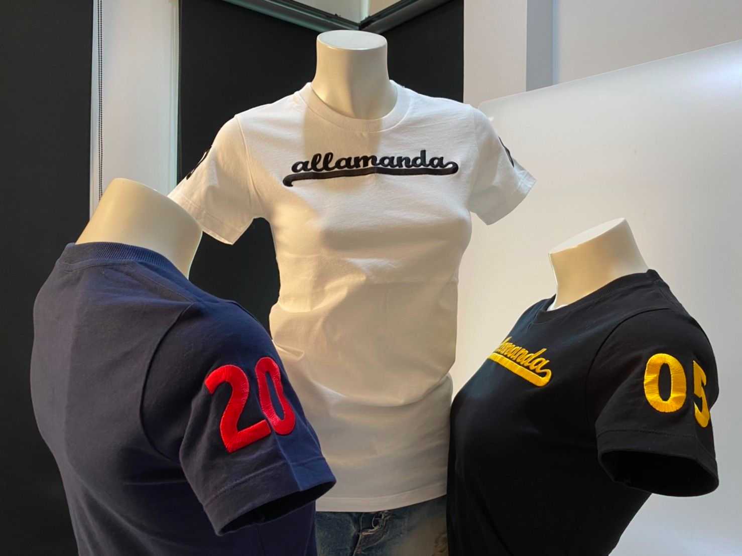 G01เสื้อยืด ลายปัก Allamanda รุ่นปักนุ่มพิเศษ Limited สินค้าของแท้  (S.M.L.XL)