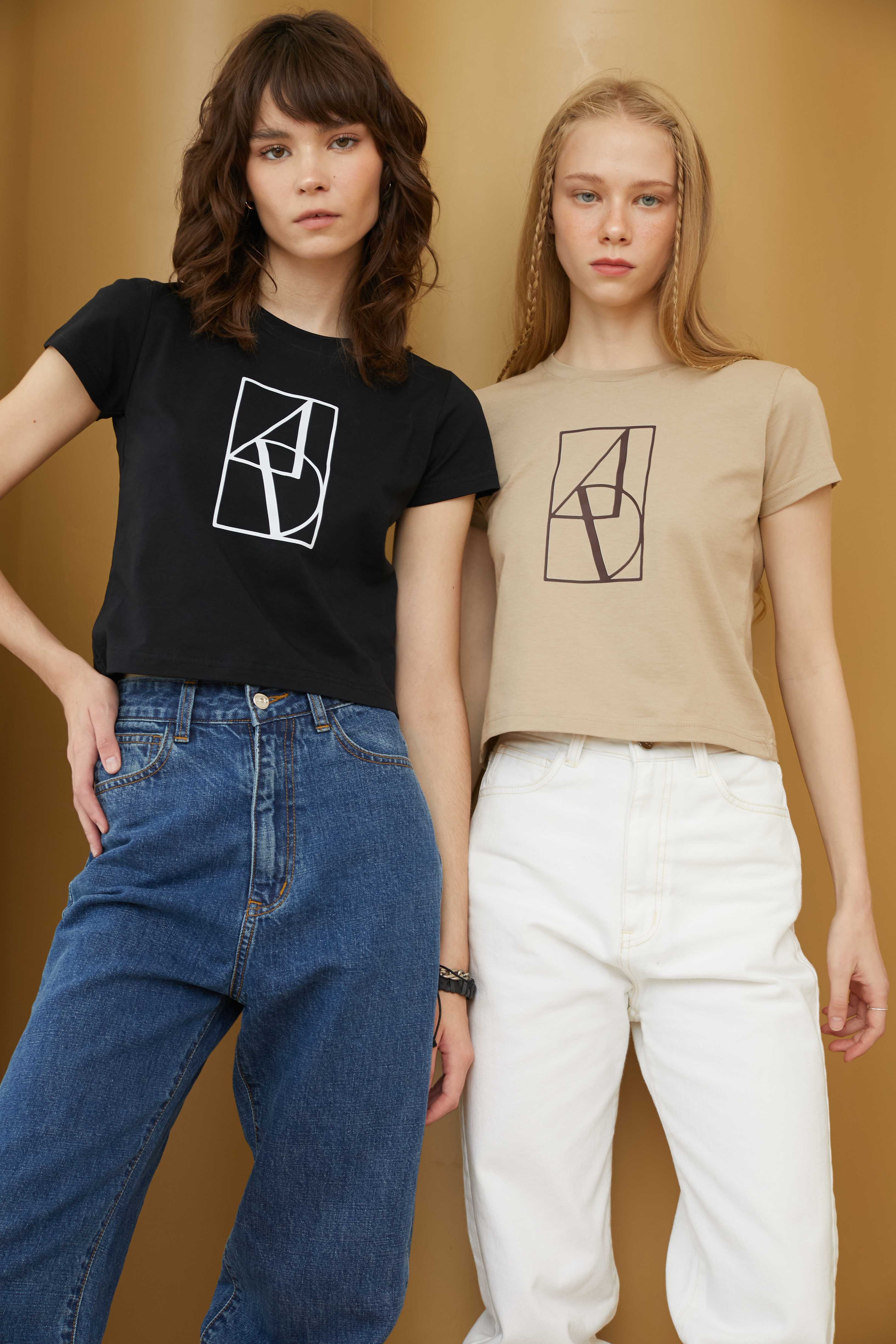 Symphonic tee