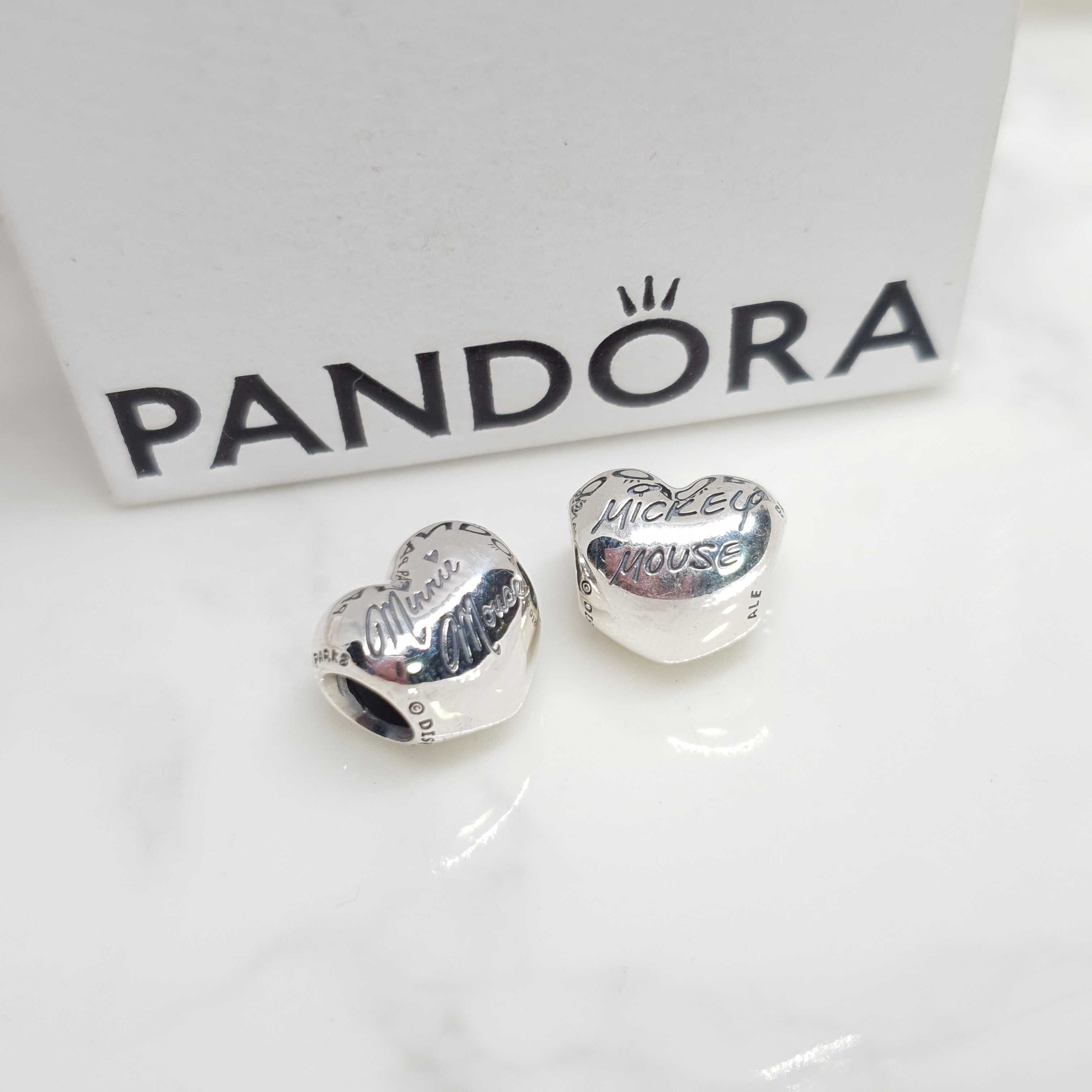 Pandora​ ชาร์ม​ หัวใจ Mickey​ &​ Minnie ขายเป็นคู่
