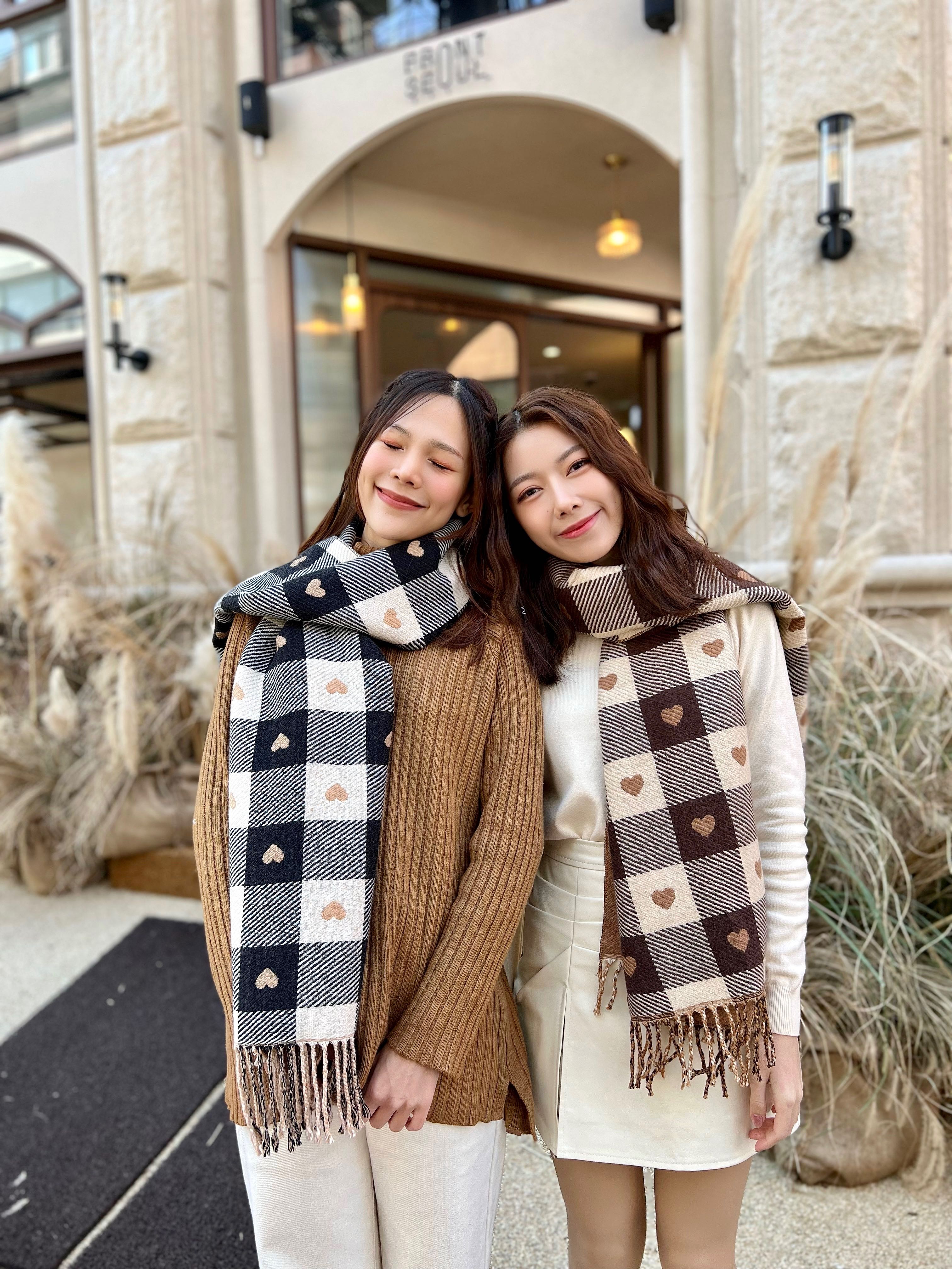 Seoul Heart scarf ผ้าพันคอ ผ้าคลุมไหล่ไหมพรม