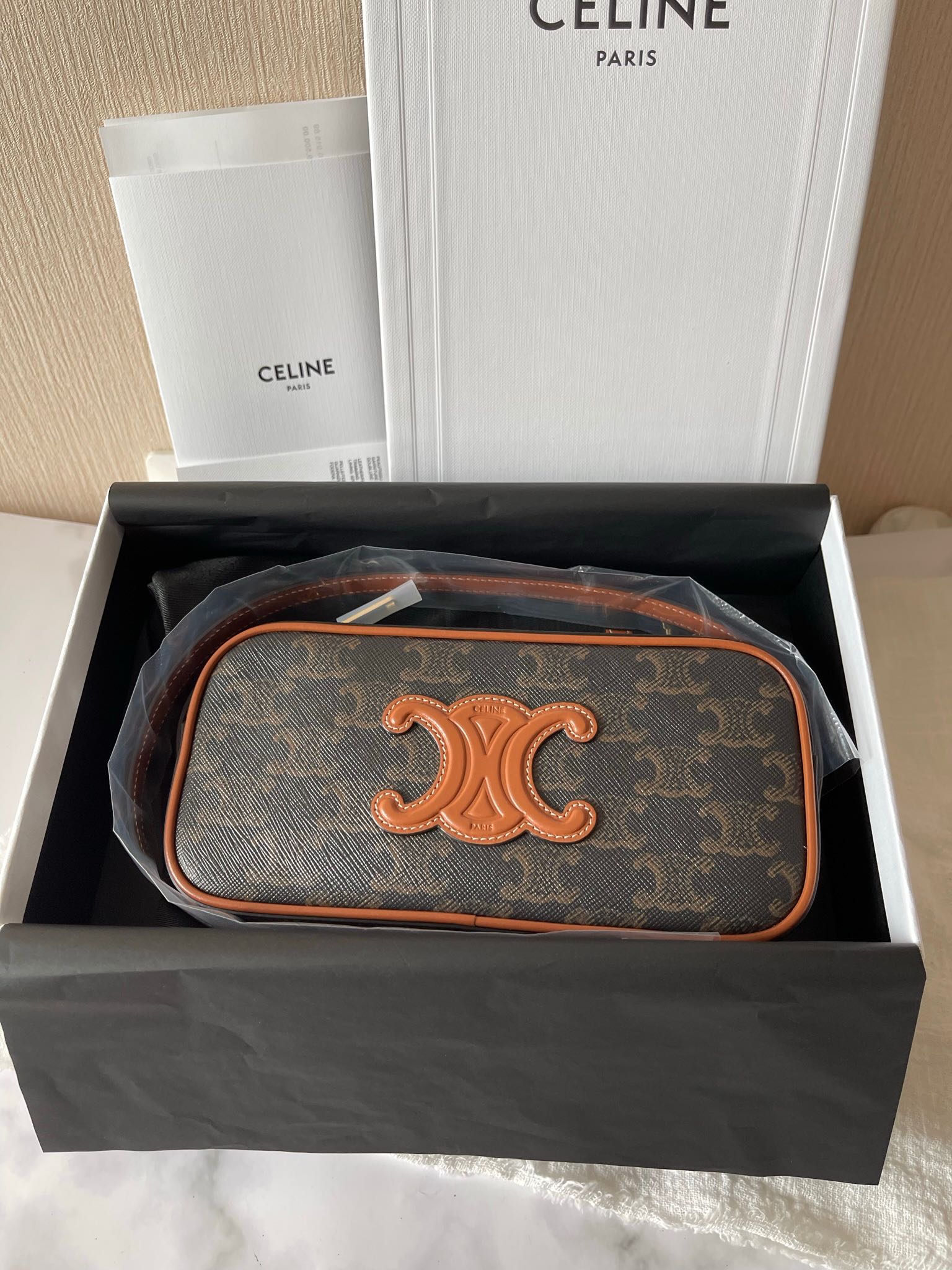  ของใหม่ ซีลีน Camera Shoulder bag in tan canvas fullset rec.TH 06/22
