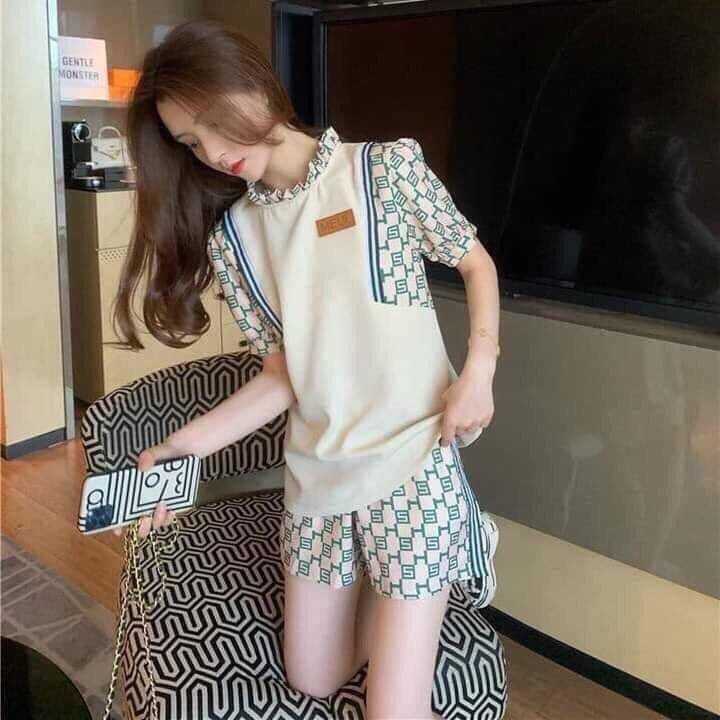 ชุดเซ็ท เสื้อแขนตุ๊กตา + กางเกงขาสั้นลายสีสันสดใส