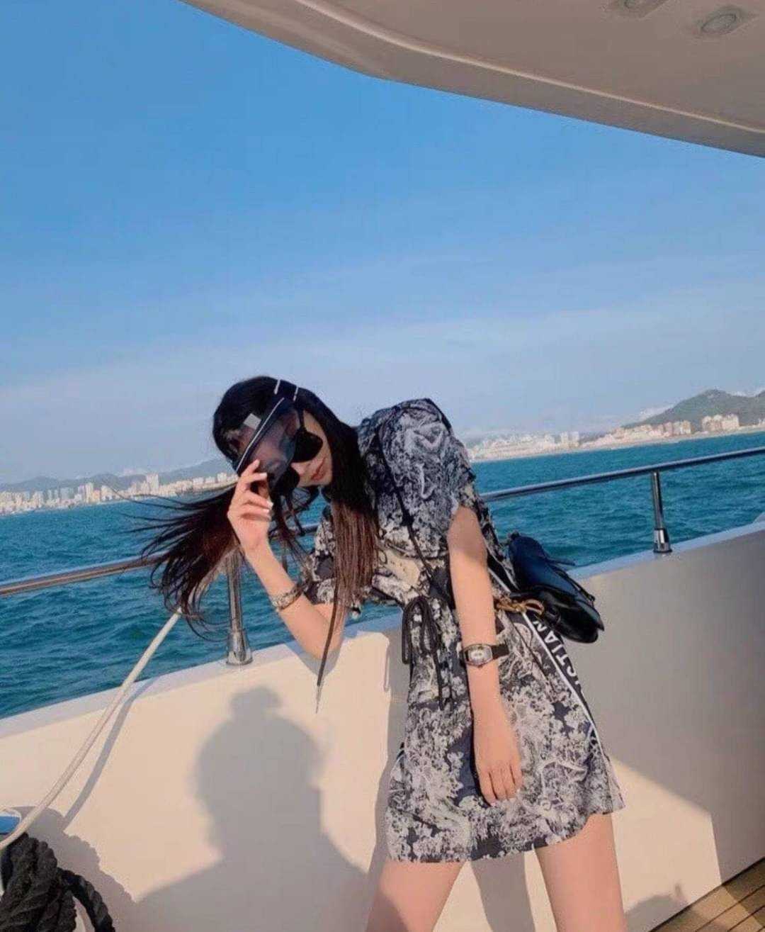 งานตามหาจัดให้ค่า ชุดเดรช Dior