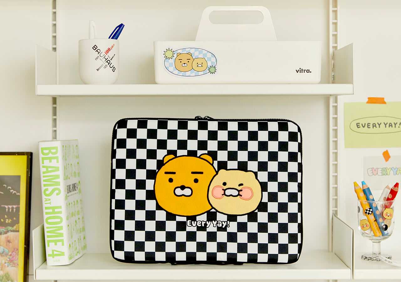 ( พร้อมส่ง ) Kakaofriends EveryYay Checkerboard Laptop Pouch กระเป๋าแล็ปท็อป 15 นิ้ว