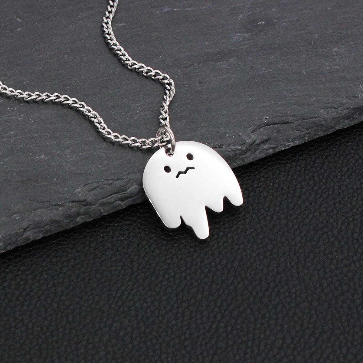 สร้อย little ghost 👻